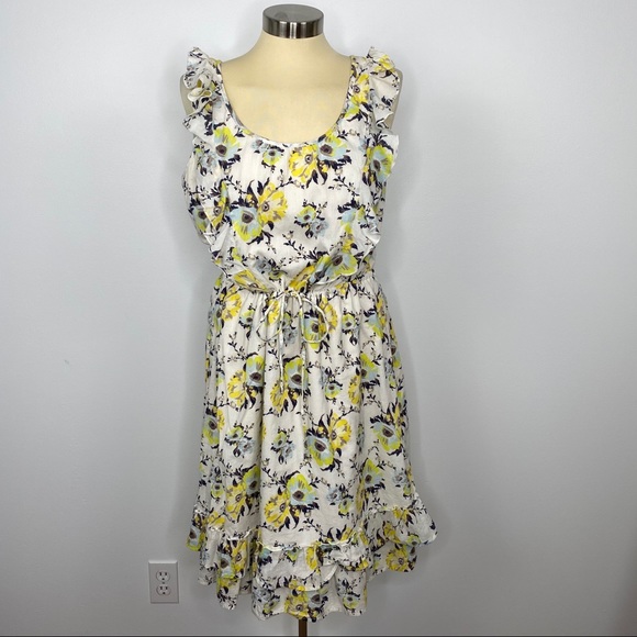 Old Navy Dresses & Skirts - Old Navy Floral Ruffle Dress